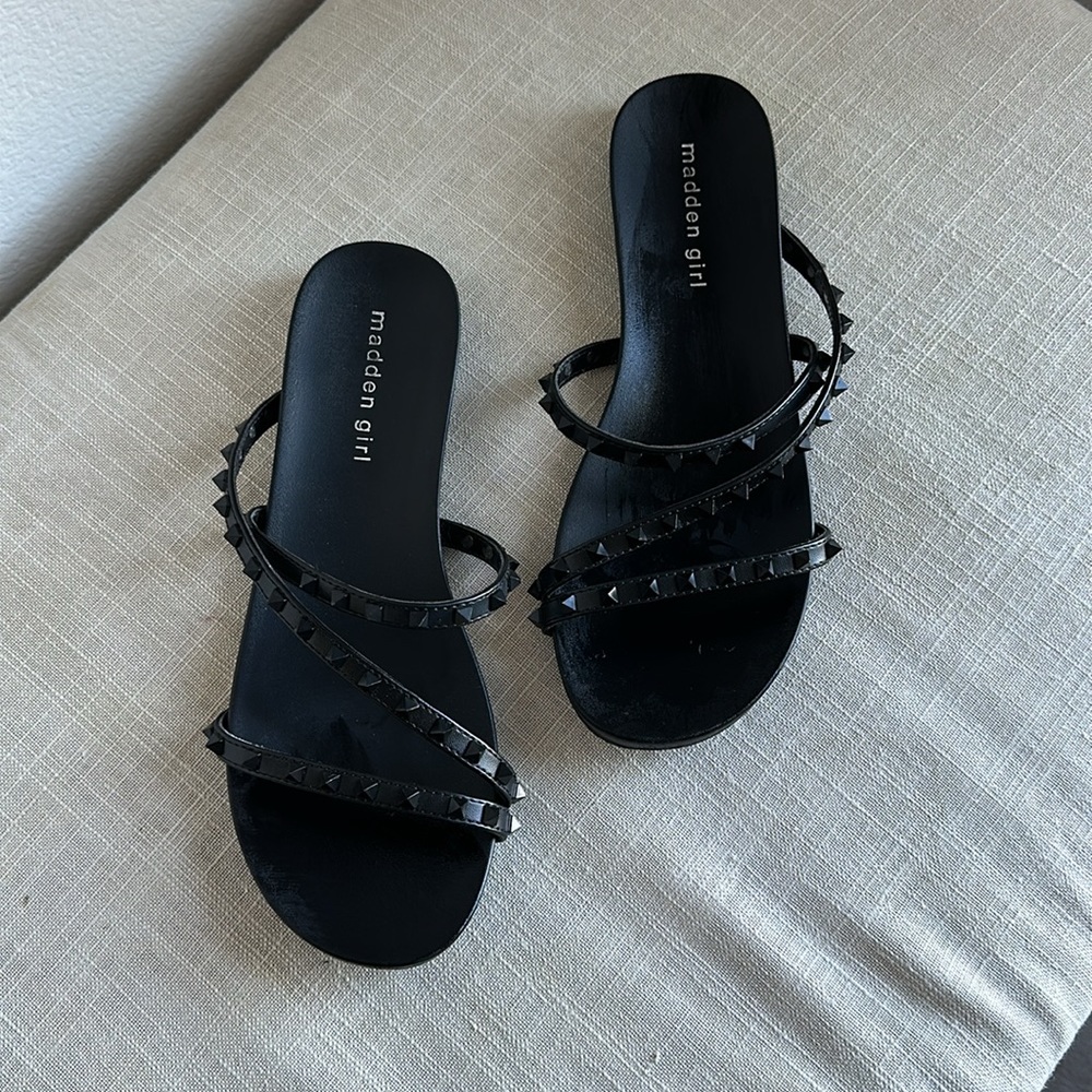 Madden Girl Spike inspired sandles - Picture 2 of 3